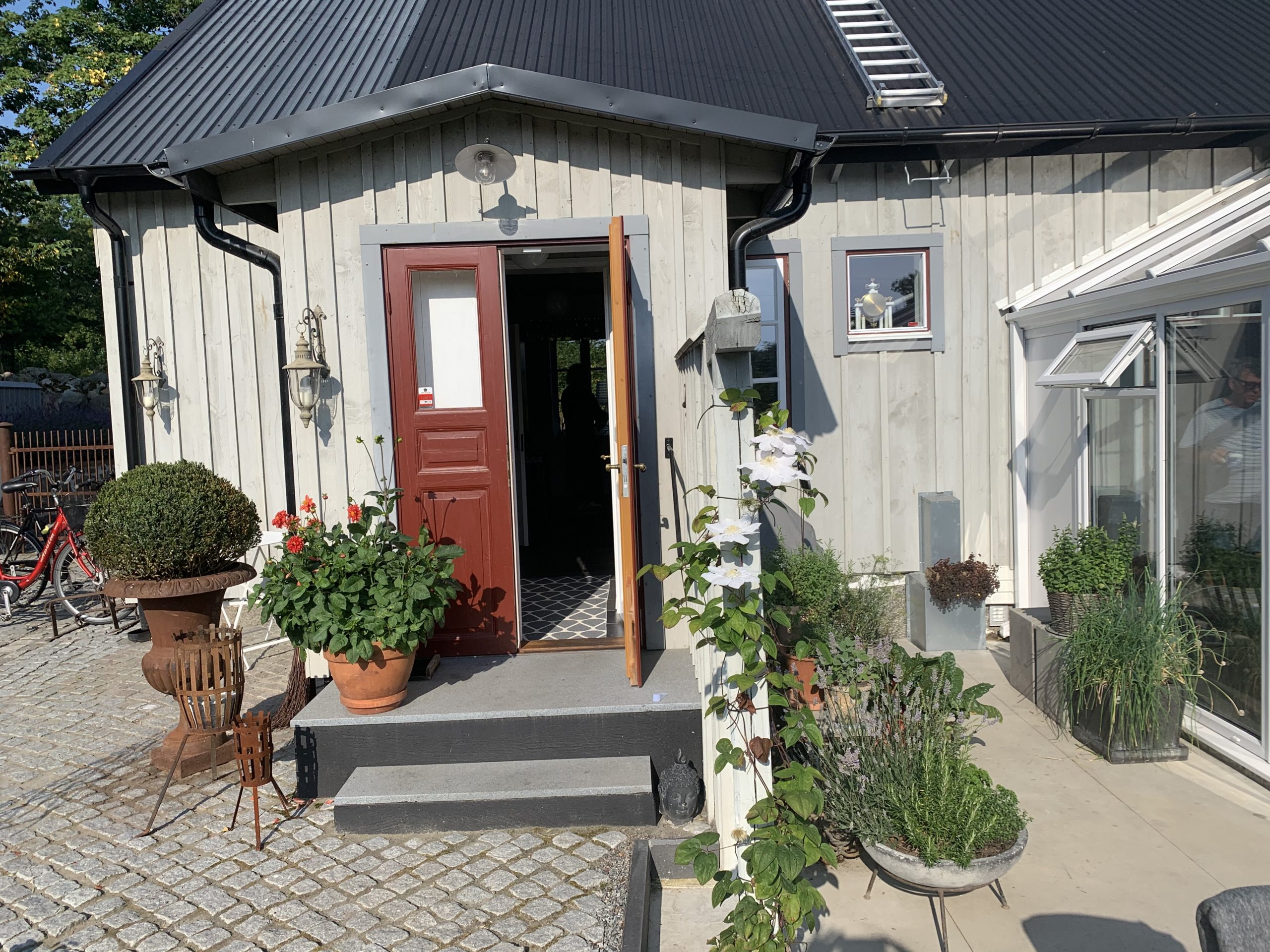 Katarinas och Claes fina lilla hus i Kivik