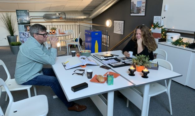 Vi tar tacksamt emot proffsiga (och skruvade) tips på färger och tapeter!