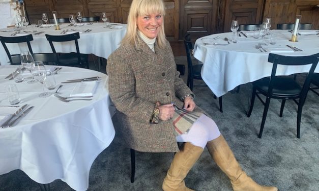 Klassisk outfit i klassisk miljö.