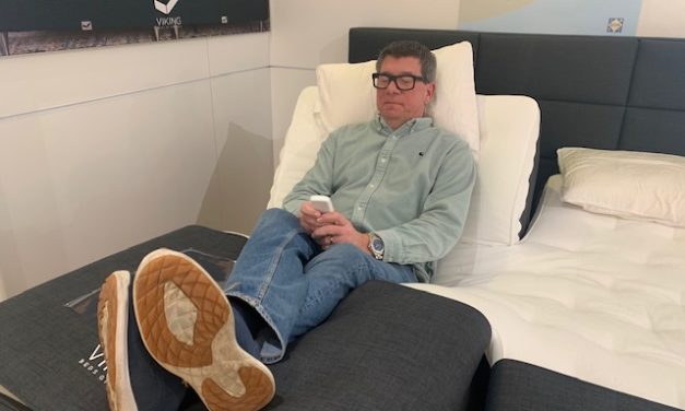 Pensionärsvarning! Nu köper vi ställbara sängar.