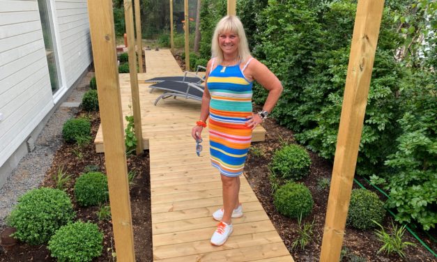 Jag älskar vår nya terrass på baksidan av huset!