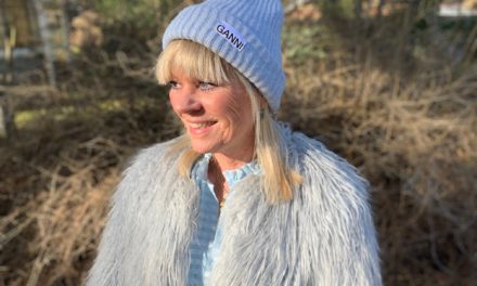 Ljusblått från topp till tå.