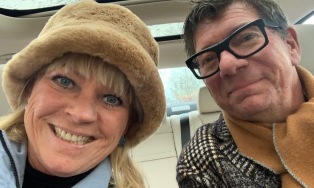 Köpenhamnsresa, sommarhusbygge och överraskningsfest där champagnen flödade!