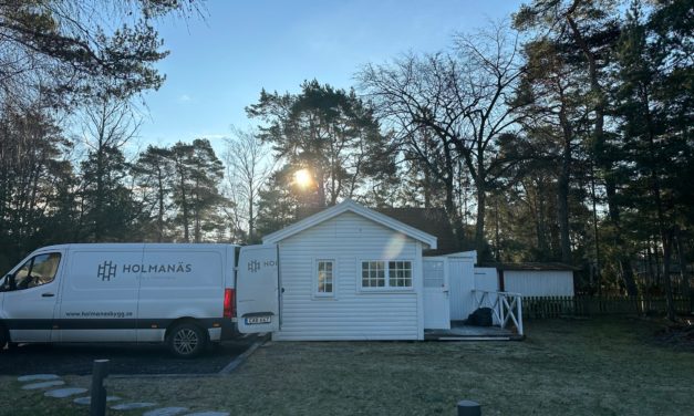 Planen var att bygga ett syndernas hus, men det får bli renovering av gästhuset istället…