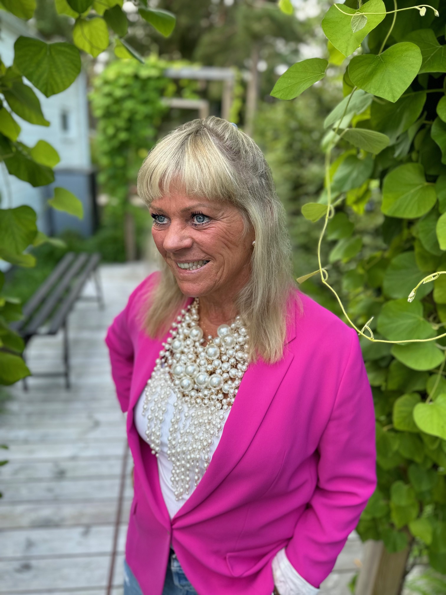 Unknown-8 Halsband med massor av pärlor