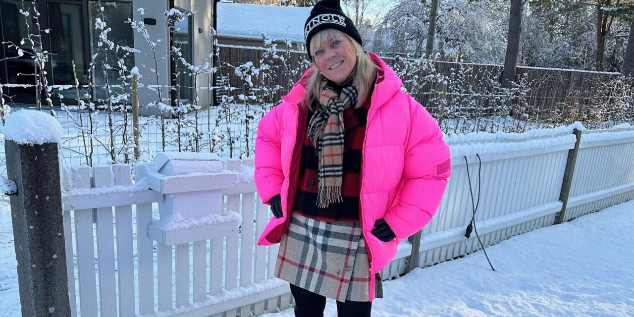 Burberry och rosa självlysande gladjacka!